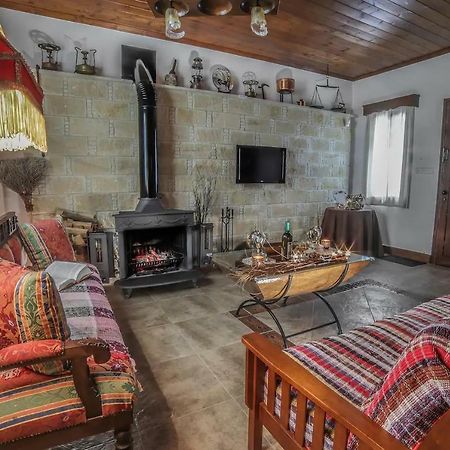 Lofou Traditional House Exterior foto
