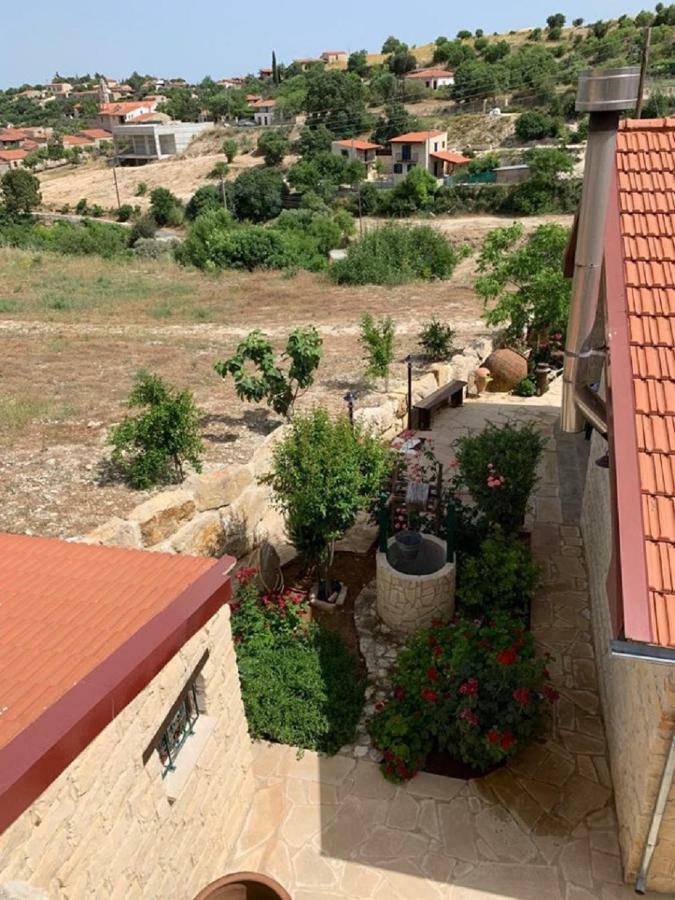 Lofou Traditional House Exterior foto